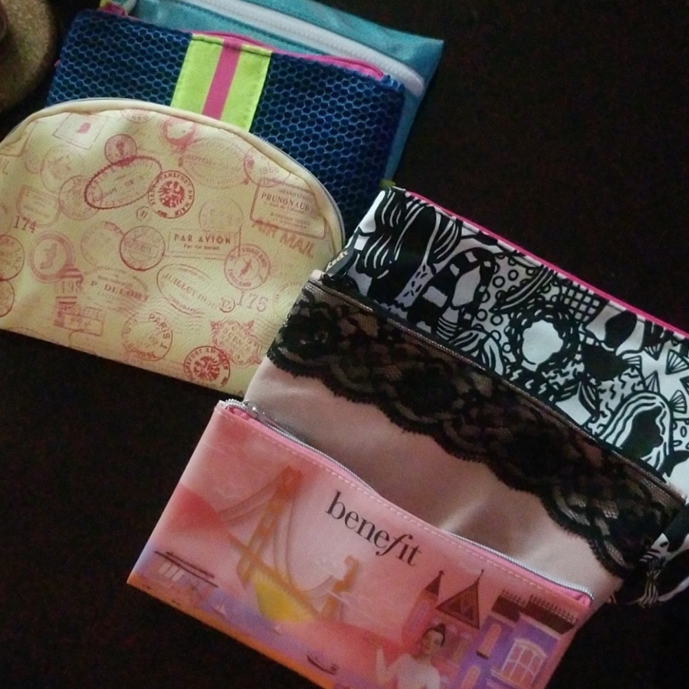 6 make up bags